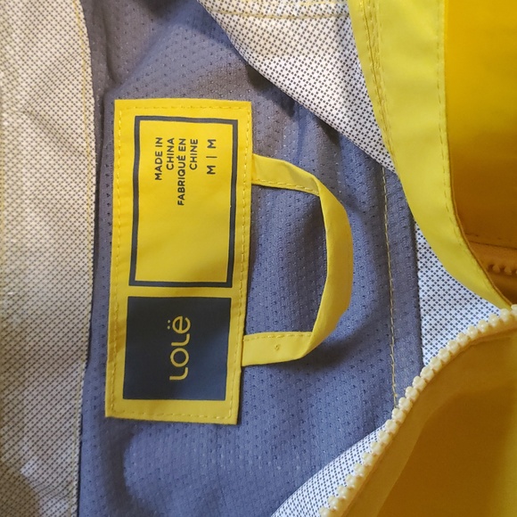 💛 Lolë packable rain jacket - Picture 3 of 3